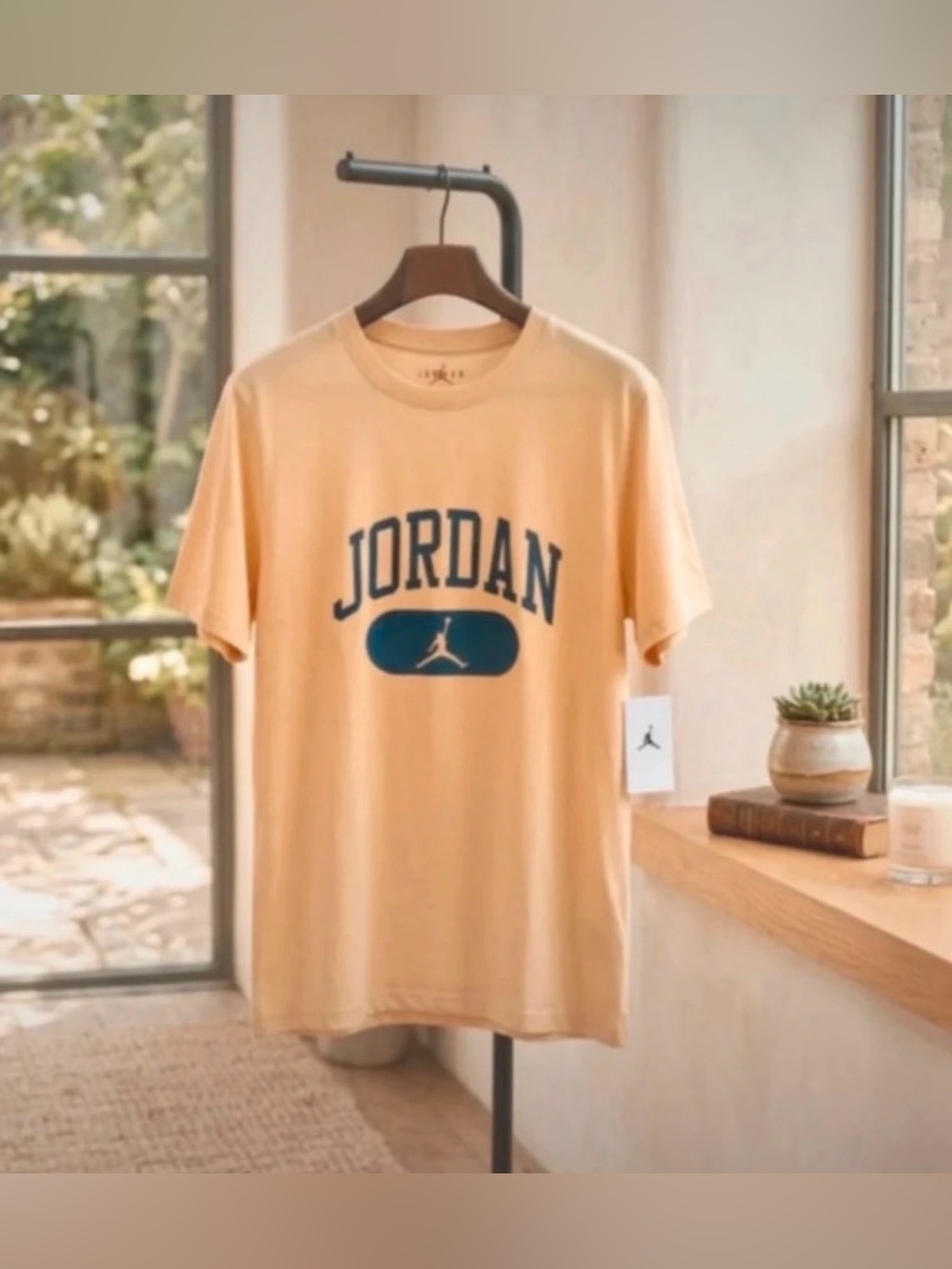 Jordan Men's Peach Short-Sleeve Logo T-Shirt size M